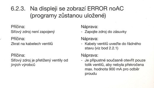 Na displeji se zobrazuje ERROR noAC (programy zůstanou uložené)