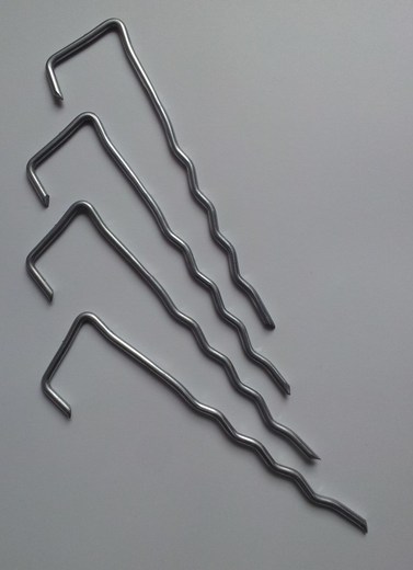 Pozinkované kotvící skoby ocelové délka 15 cm