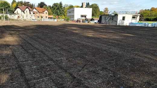 Nasetá, substrátem překrytá a nahnojená plocha 1.jpg