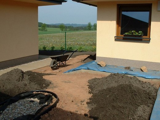 Rovnání a hutnění substrátu